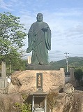 日蓮聖人銅像３